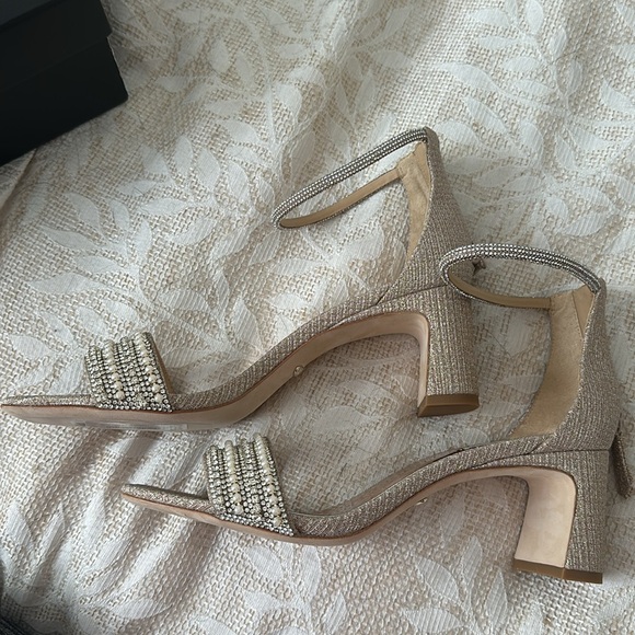 Badgley Mischka Heels - Picture 2 of 4